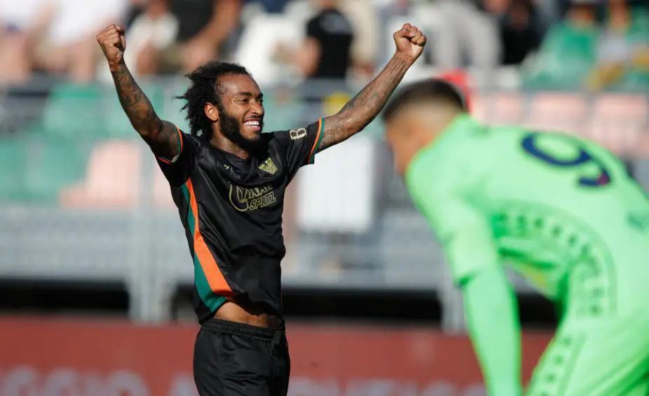 热那亚客场险胜，结束客场颓势的简单介绍