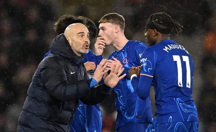 包含切尔西客场负于布莱顿，失去前进势头难回头的词条